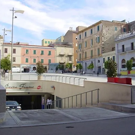 Le Finestre Su Via Cavour Sassari
