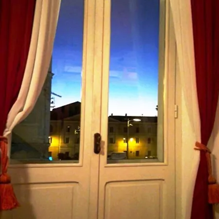 Le Finestre Su Via Cavour Bed and Breakfast