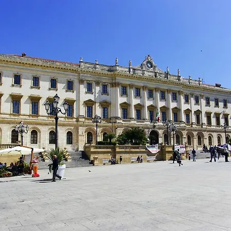 Oda ve Kahvaltı Le Finestre Su Via Cavour Sassari