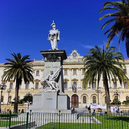Le Finestre Su Via Cavour Oda ve Kahvaltı Sassari