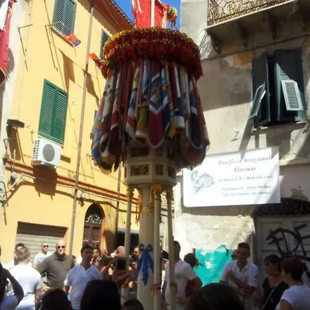 Le Finestre Su Via Cavour *